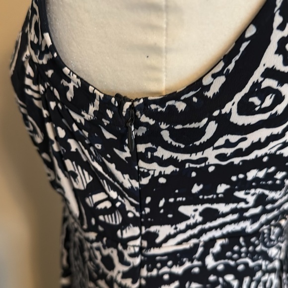Loft Jersey Patterned Women's Dress SZ 6 navy/white Ikat sweetheart neck EUC - Picture 4 of 8